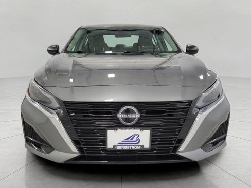 Used 2025 Nissan Altima 2.5 SV image 13