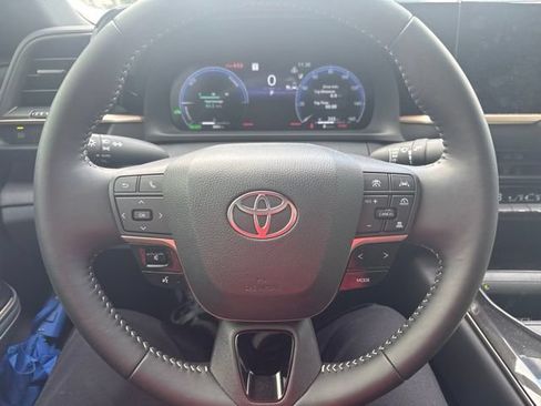 Used 2026 Toyota Crown AWD/4WD image 11