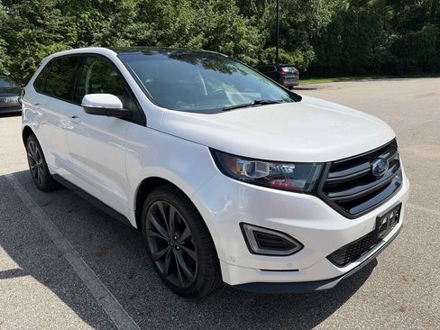 Used 2018 Ford Edge Sport w/ Equipment Group 401A AWD/4WD image 3