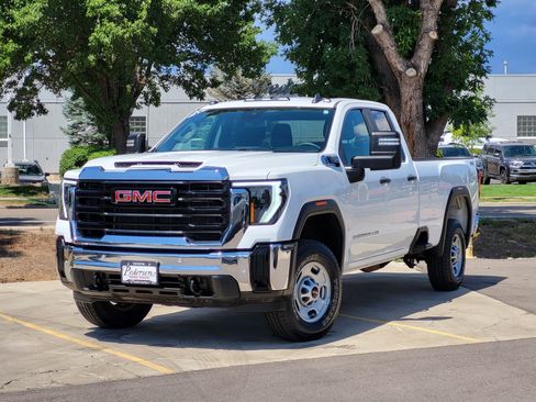 Used 2025 GMC Sierra 2500 Pro w/ 1SA Pro Safety Plus Package AWD/4WD image 2