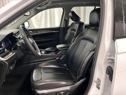 Used 2023 Jeep Grand Cherokee 4WD 4xe image 10