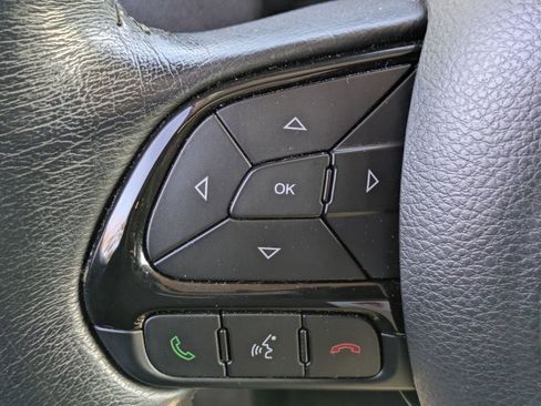 Used 2018 Jeep Renegade Altitude w/ Advanced Technology Group image 18