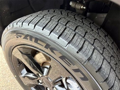 Used 2021 Jeep Grand Cherokee L Laredo image 8