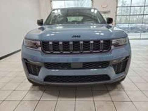 New 2026 Jeep Grand Cherokee Limited w/ Limited Altitude Package AWD/4WD image 3