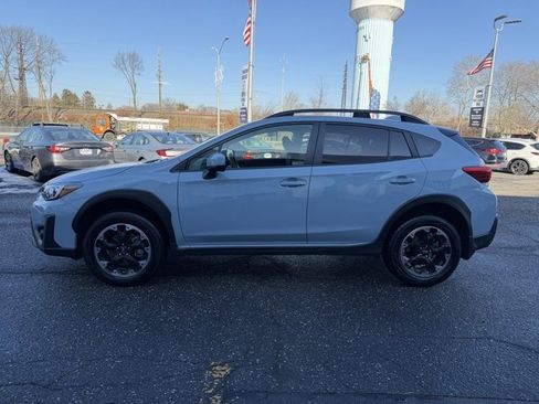 Used 2021 Subaru Crosstrek 2.0i Premium image 2