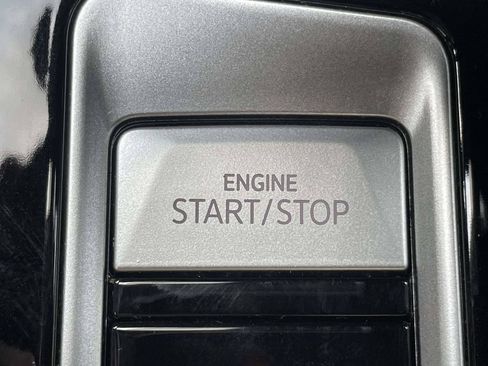 Used 2024 Volkswagen Atlas SE FWD image 23