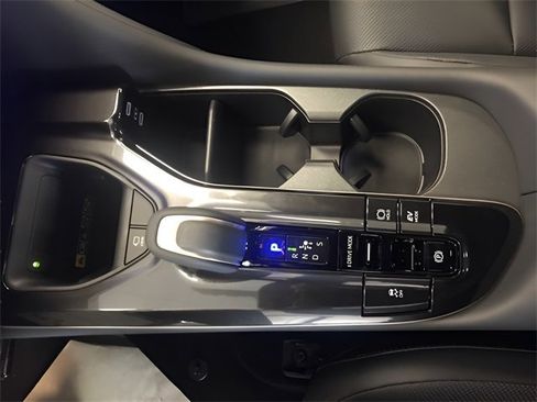 New 2025 Toyota Crown Signia image 19