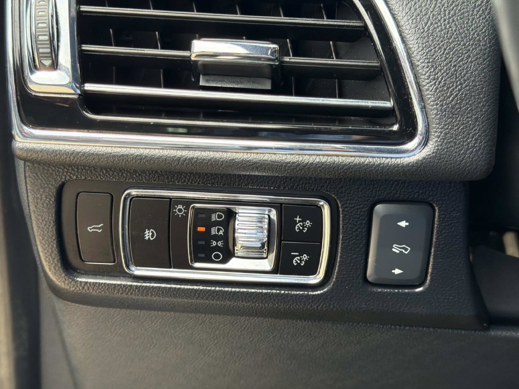 Used 2023 Lincoln Navigator L Reserve AWD/4WD image 22