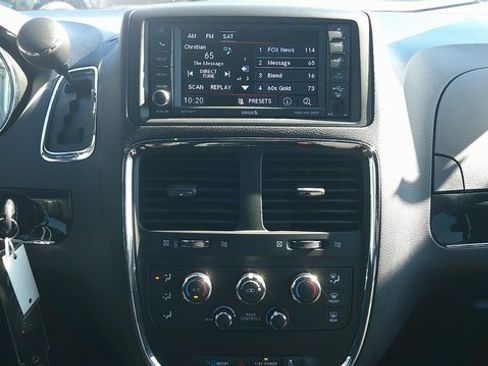 Used 2019 Dodge Grand Caravan SE image 13