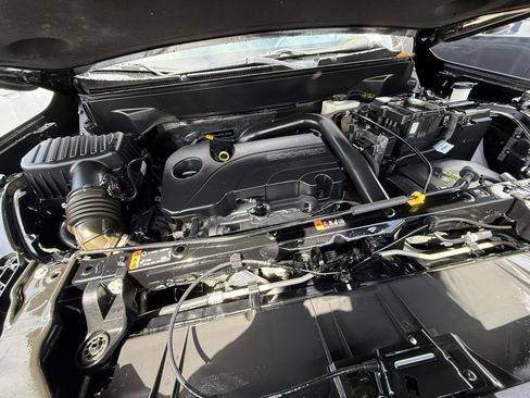 Used 2023 GMC Terrain SLE image 25