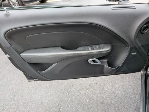 Used 2016 Dodge Challenger R/T Scat Pack w/ Leather Interior Group image 11