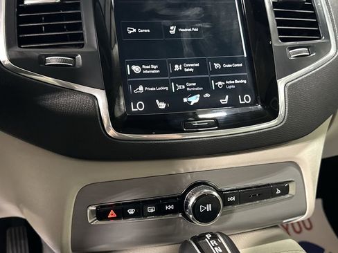 Used 2021 Volvo XC90 T5 Momentum w/ Climate Package FWD image 21