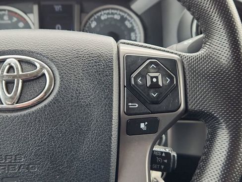 Used 2016 Toyota Tacoma SR5 w/ SR5 Appearance Package (SN) AWD/4WD image 36