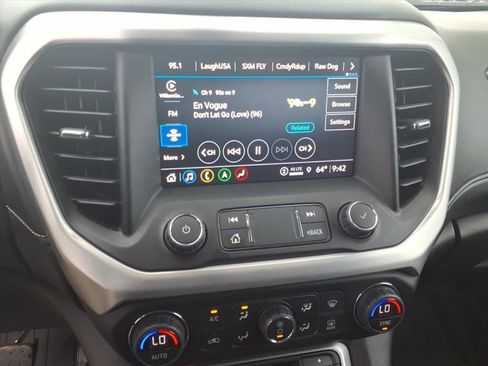 Used 2021 GMC Acadia SLT w/ Preferred Package image 22