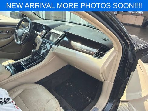 Used 2014 Ford Taurus Limited w/ Equipment Group 301A AWD/4WD image 8
