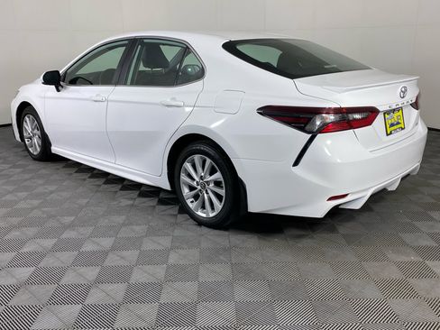 Used 2024 Toyota Camry SE FWD image 15