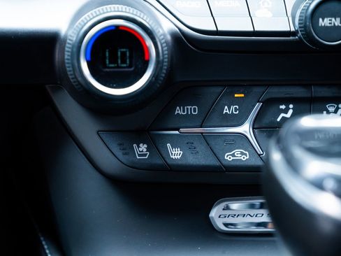 Used 2018 Chevrolet Corvette Grand Sport RWD image 13