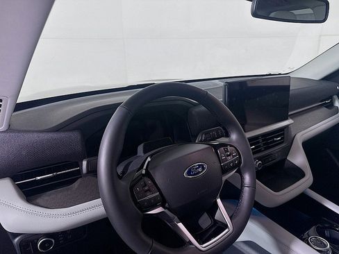New 2026 Ford Explorer Platinum AWD/4WD image 9