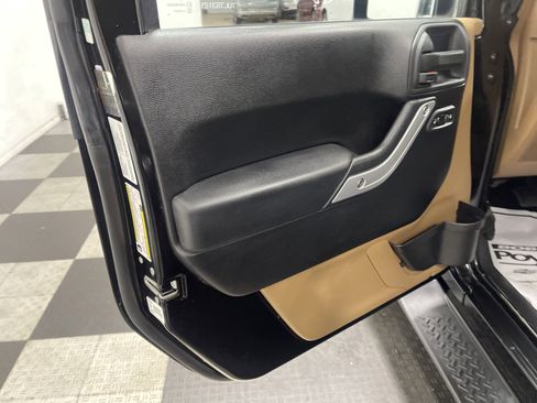 Used 2013 Jeep Wrangler Sahara w/ Dual Top Group image 10