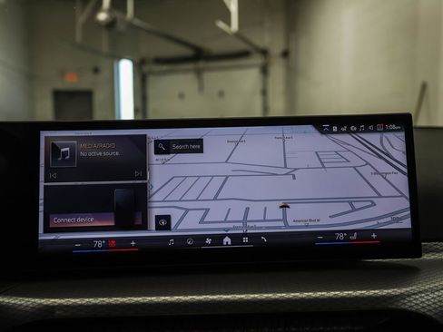 Used 2025 BMW 330i xDrive Sedan w/ M Sport Package image 13