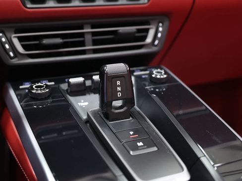 Used 2022 Porsche 911 Carrera image 48