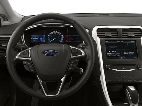 Used 2013 Ford Fusion SE FWD image 7