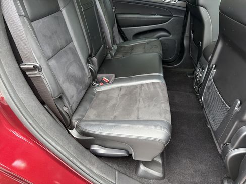 Used 2022 Jeep Grand Cherokee Laredo X RWD image 26