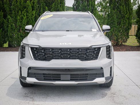 Used 2025 Kia Sorento S FWD image 3