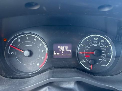 Used 2019 Subaru Crosstrek 2.0i AWD/4WD image 10