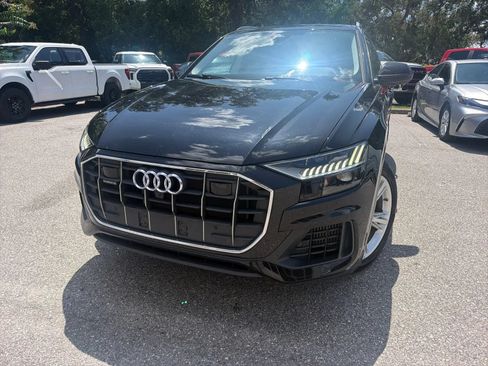 Used 2023 Audi Q8 Premium w/ Convenience Package AWD/4WD image 3