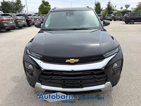 Used 2021 Chevrolet TrailBlazer LT w/ Sun and Liftgate Package FWD image 2