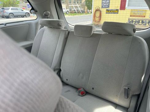 Used 2013 Toyota Sienna LE image 9