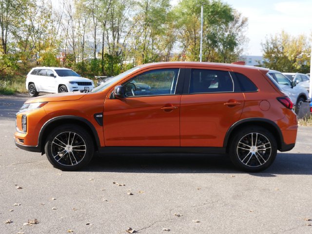 Used 2025 Mitsubishi Outlander Sport LE AWD/4WD image 3