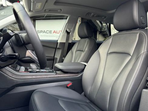 Used 2022 Audi Q8 Premium w/ Convenience Package image 10
