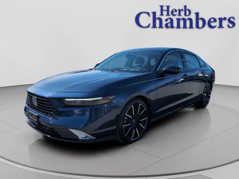 Used 2024 Honda Accord Touring image 11