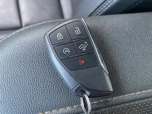 Used 2022 Chevrolet Silverado 1500 High Country w/ High Country Premium Package AWD/4WD image 42