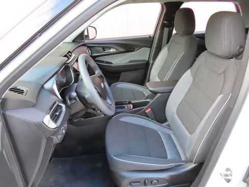 Used 2023 Chevrolet TrailBlazer LT w/ Convenience Package AWD/4WD image 21