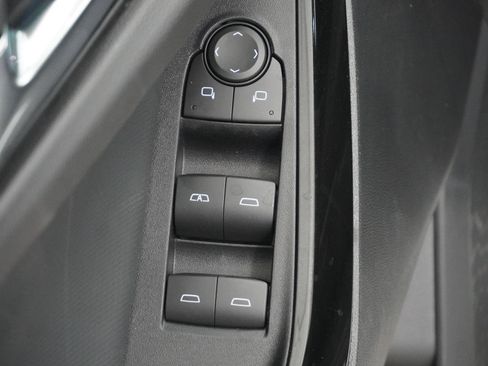 New 2026 Chevrolet Equinox LT w/ Midnight Edition FWD image 13