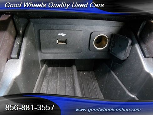 Used 2017 Ford Explorer XLT image 31