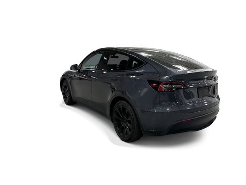 Certified 2022 Tesla Model Y Long Range AWD/4WD image 4