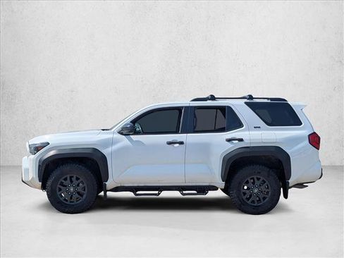 Used 2025 Toyota 4Runner SR5 AWD/4WD image 9