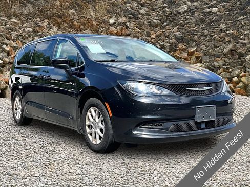 Used 2022 Chrysler Voyager LX FWD image 9