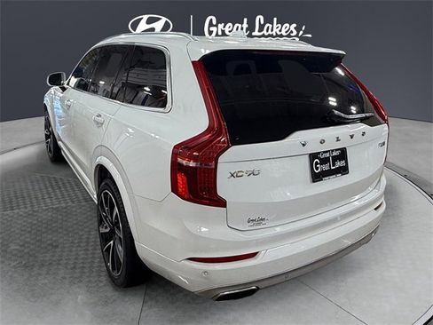 Used 2020 Volvo XC90 T8 Momentum image 3