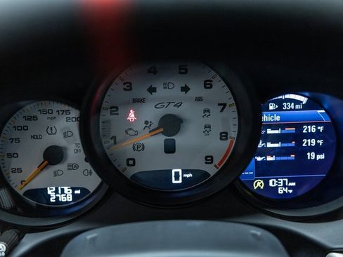 Used 2020 Porsche 718 Cayman GT4 image 40