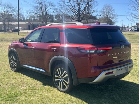 Used 2022 Nissan Pathfinder Platinum w/ Cargo Package image 7