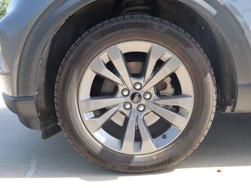 Used 2021 Ford Explorer XLT w/ Equipment Group 202A RWD image 10