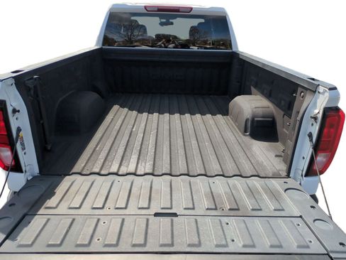 Used 2022 GMC Sierra 1500 Elevation w/ LPO, Elevation Black Package image 20