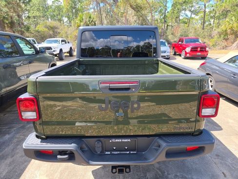 Used 2021 Jeep Gladiator Sport image 5