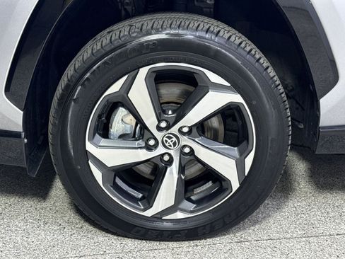 Used 2024 Toyota RAV4 SE image 16