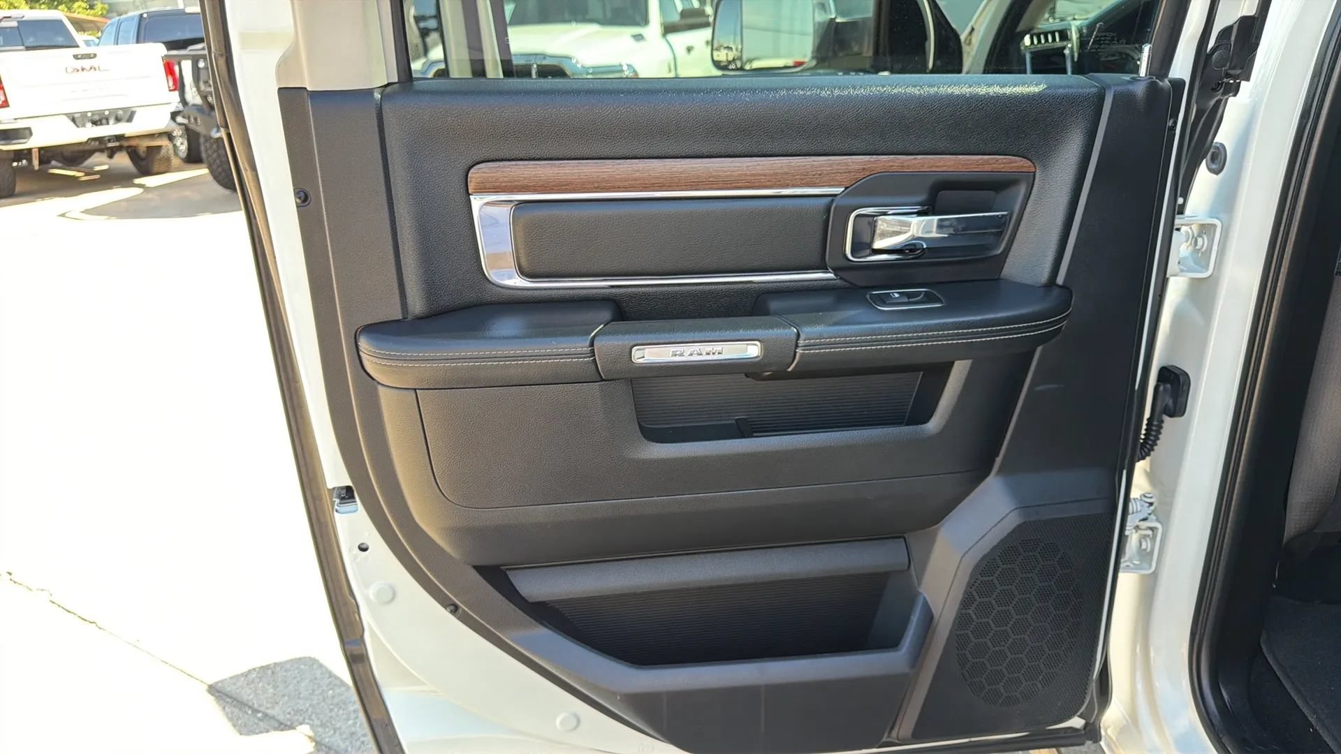 Used 2016 RAM 3500 Laramie w/ Protection Group AWD/4WD image 11